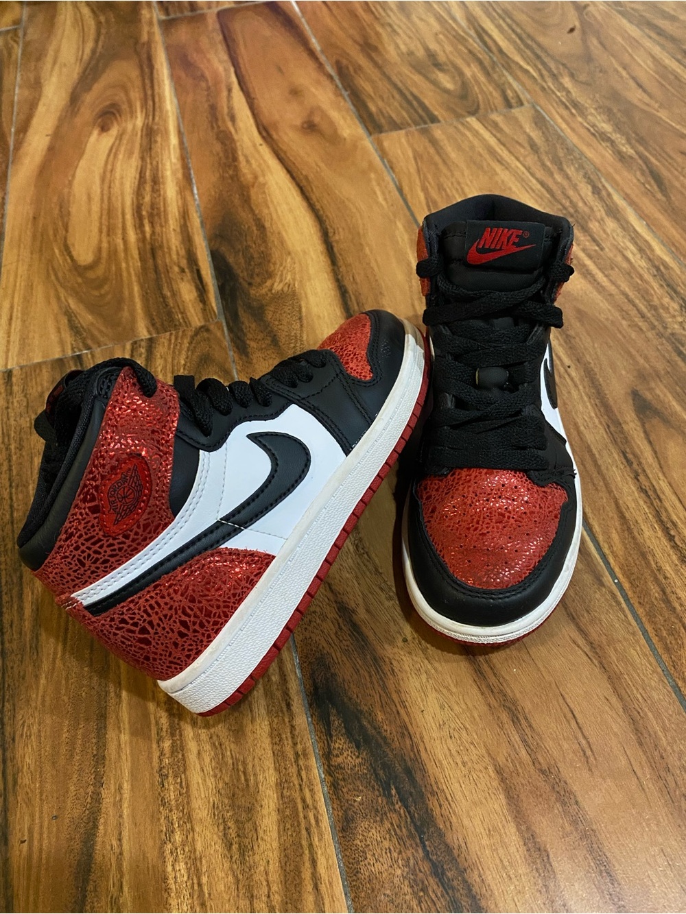 Kids Air Jordan 1 Retro High OG "Ruby" Sneakers